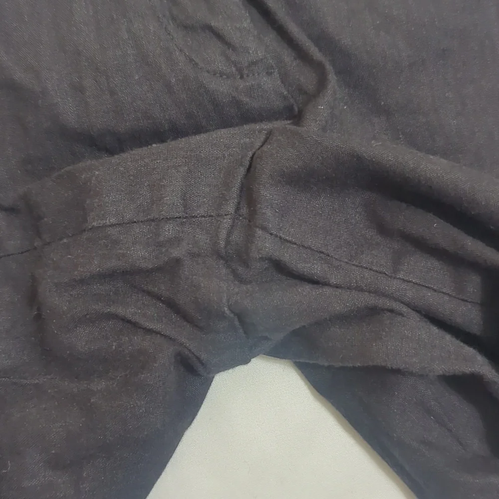 White House Black Market Legacy Capri Pants, Color Black Size 10